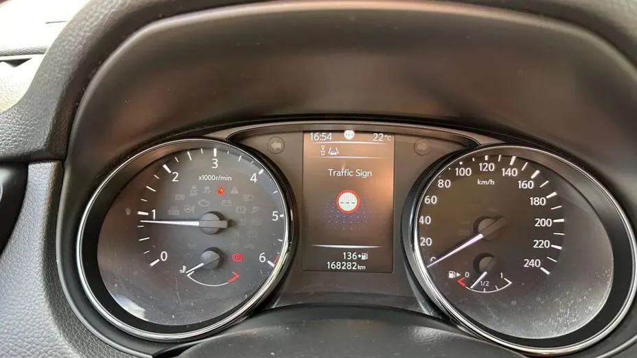 NISSAN Qashqai -