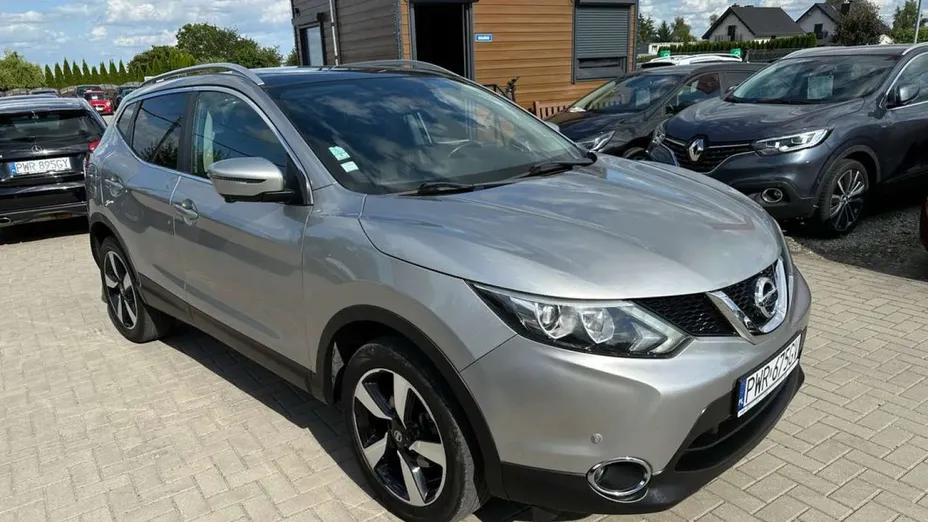 NISSAN Qashqai -
