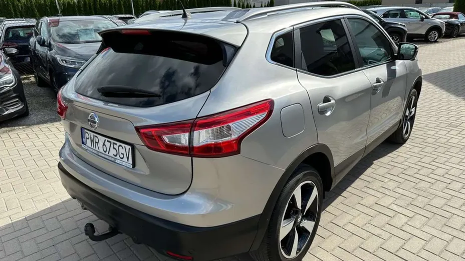 NISSAN Qashqai -