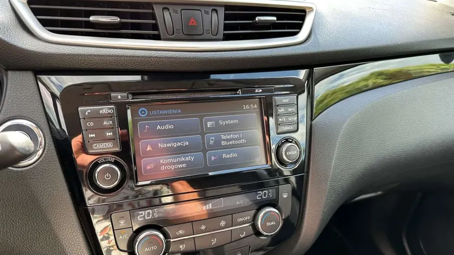 NISSAN Qashqai -