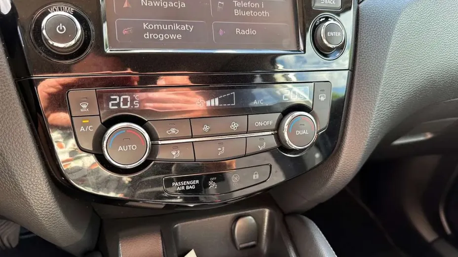 NISSAN Qashqai -
