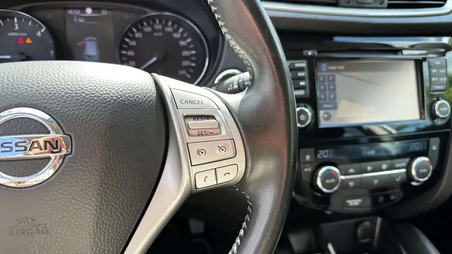 NISSAN Qashqai -