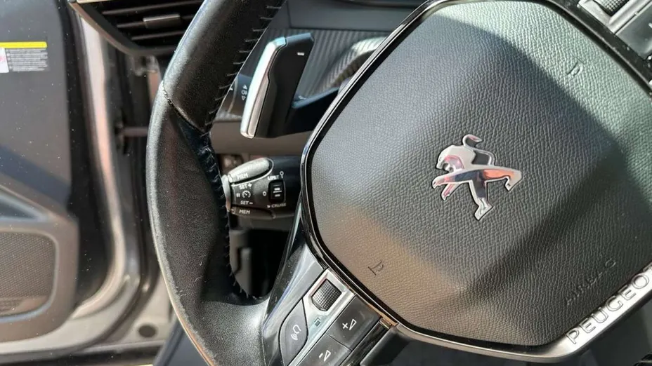 PEUGEOT 2008 -