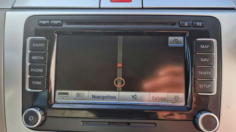 VOLKSWAGEN Passat -