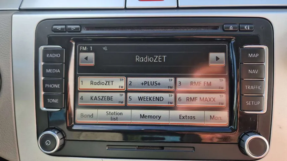 VOLKSWAGEN Passat -