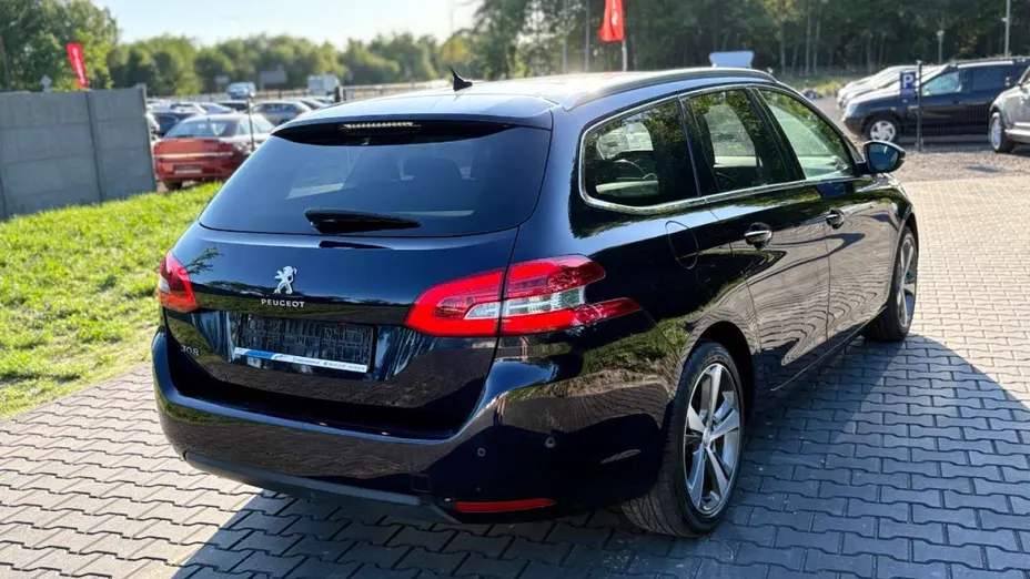 PEUGEOT 308 -
