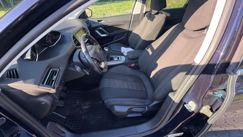 PEUGEOT 308 -