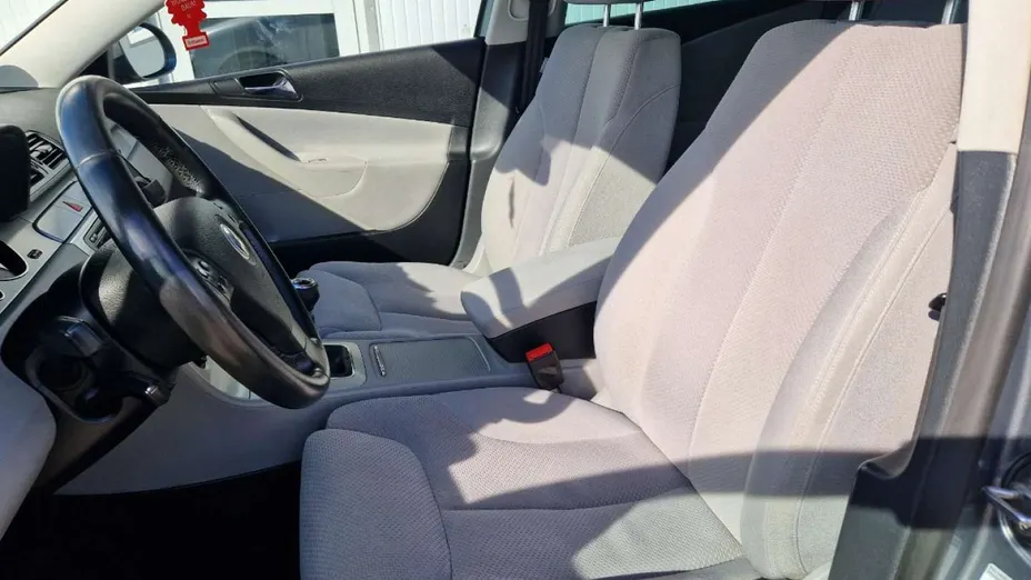 VOLKSWAGEN Passat -
