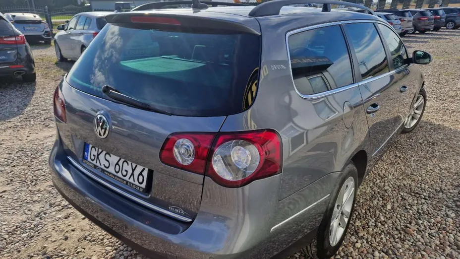 VOLKSWAGEN Passat -