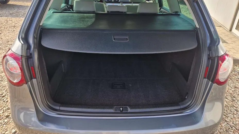 VOLKSWAGEN Passat -