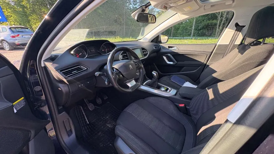 PEUGEOT 308 -