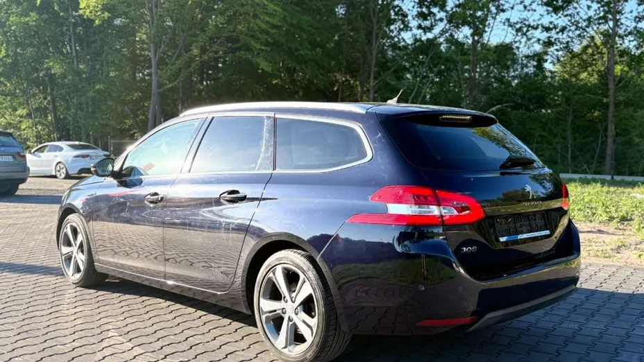 PEUGEOT 308 -