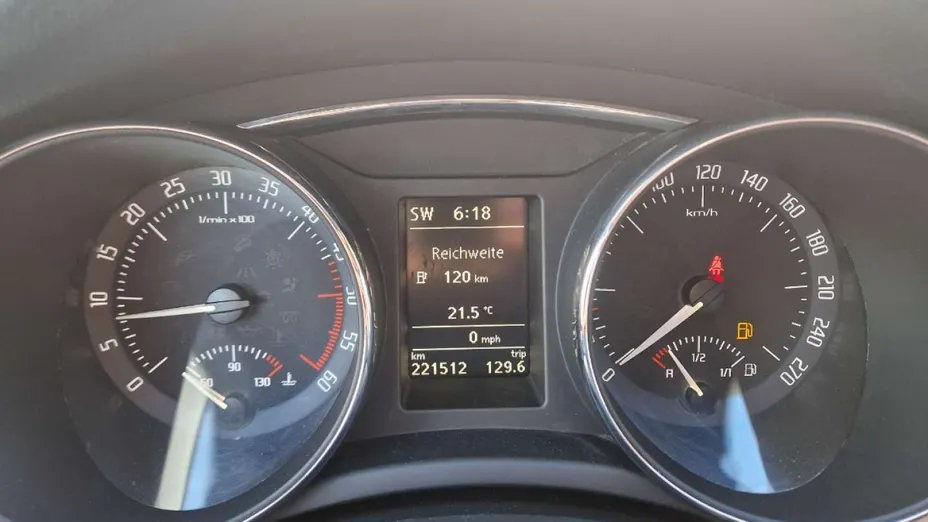 SKODA Superb -