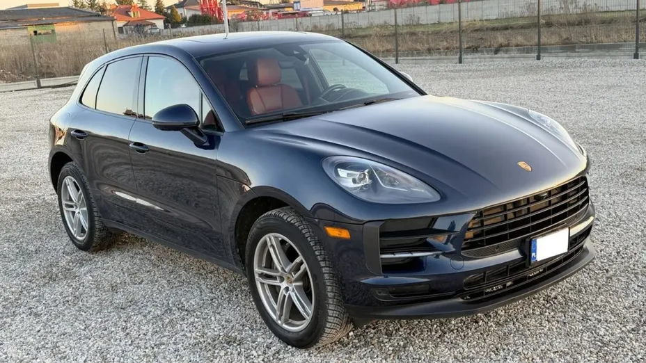 PORSCHE Macan -