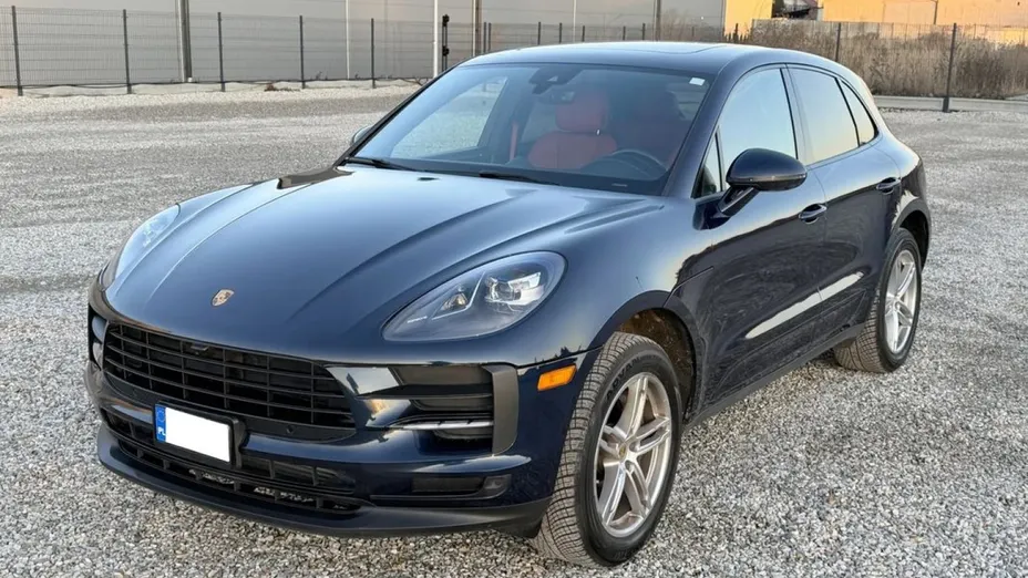 PORSCHE Macan -