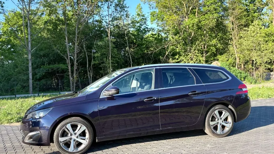 PEUGEOT 308 -