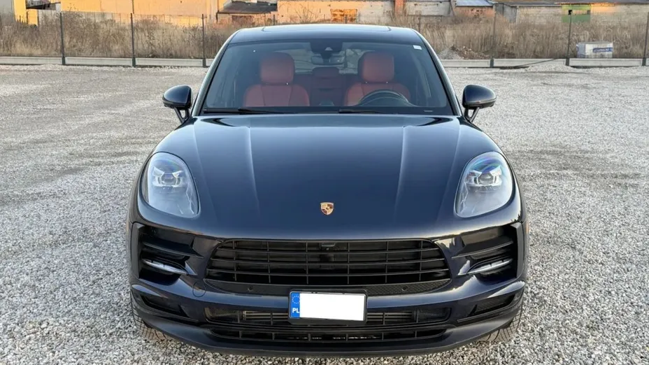 PORSCHE Macan -