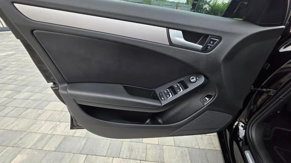 AUDI A4 -