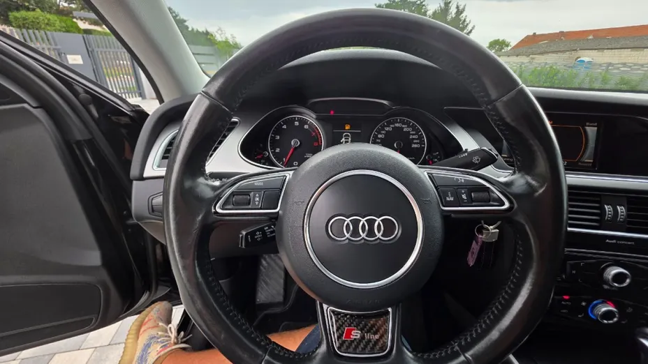 AUDI A4 -