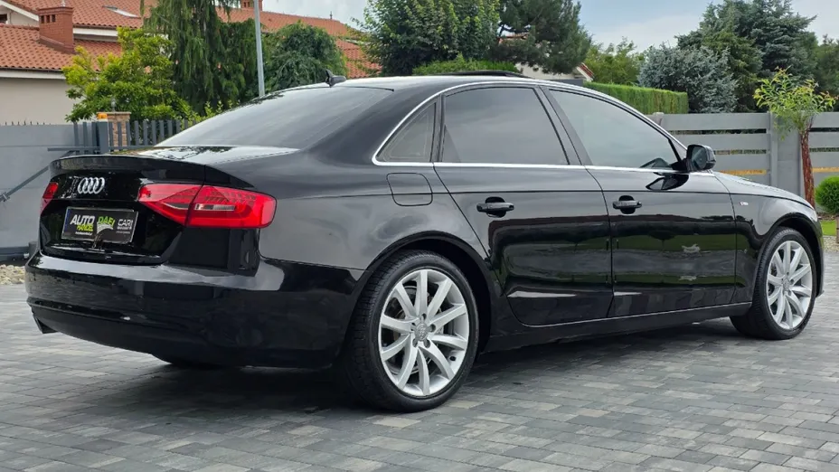 AUDI A4 -