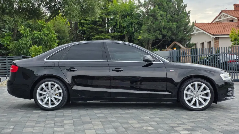 AUDI A4 -