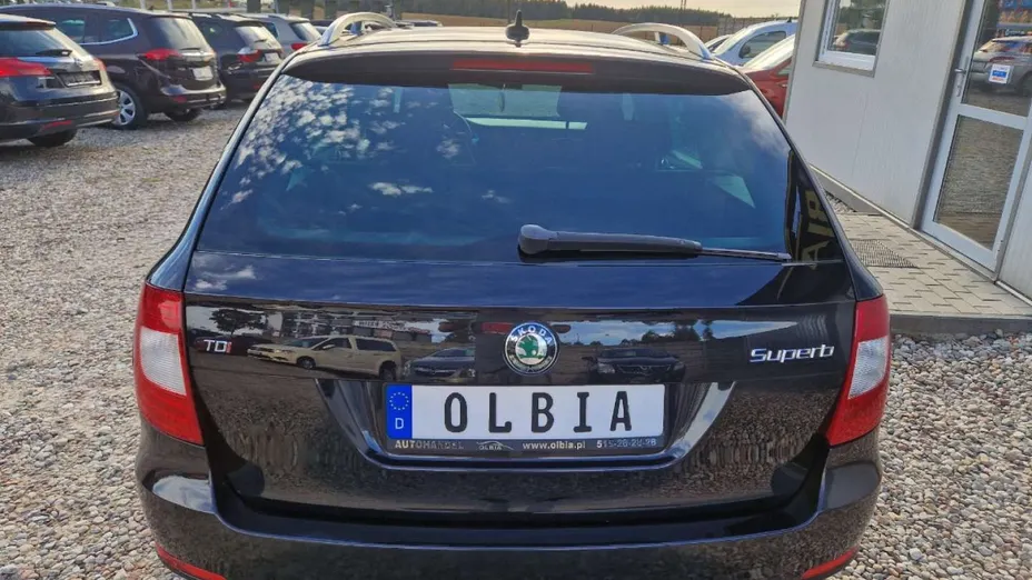 SKODA Superb -