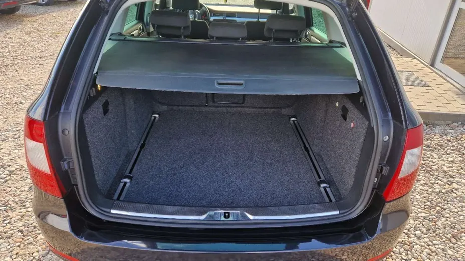 SKODA Superb -