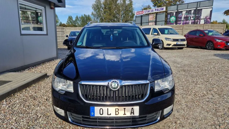 SKODA Superb -