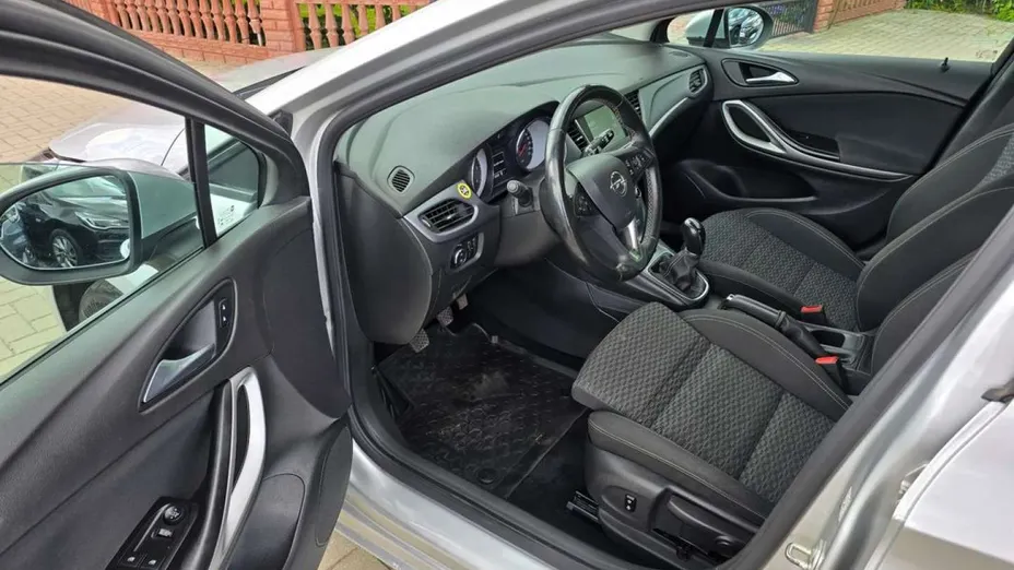 OPEL Astra -