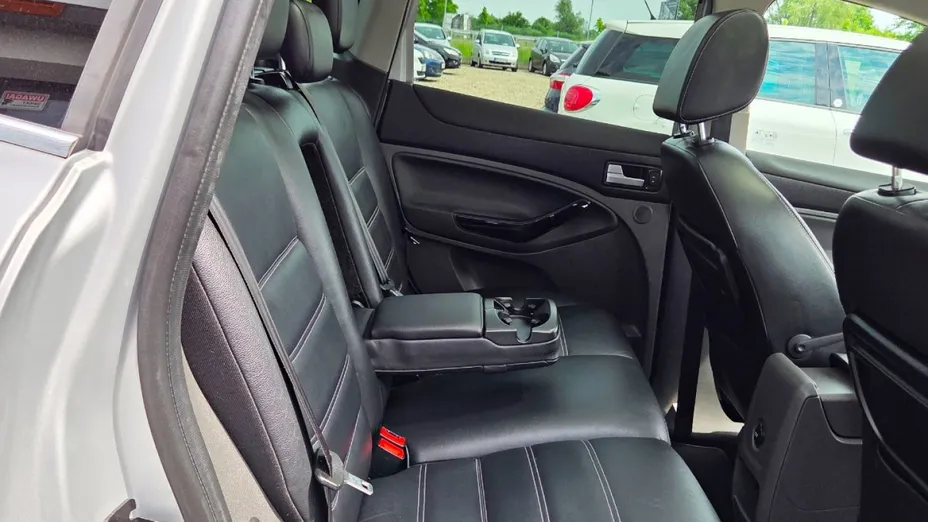 FORD Kuga -