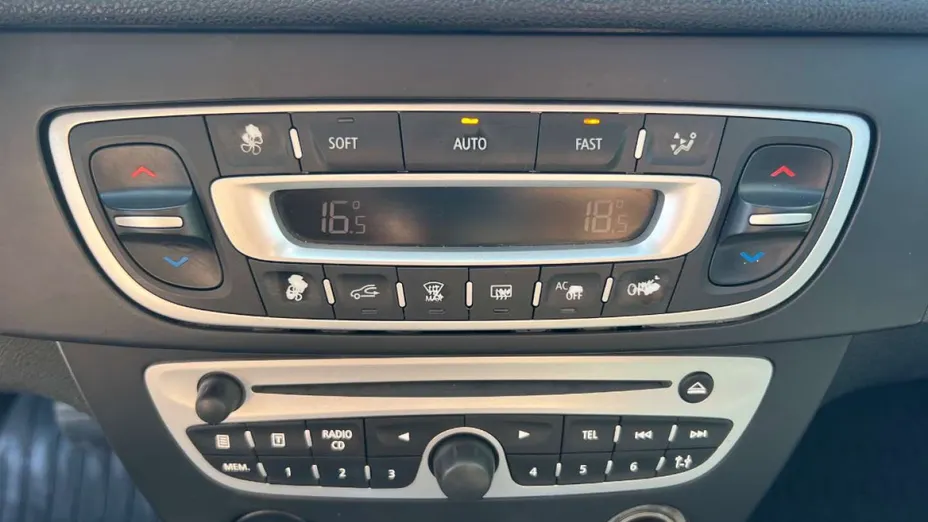 RENAULT Megane -