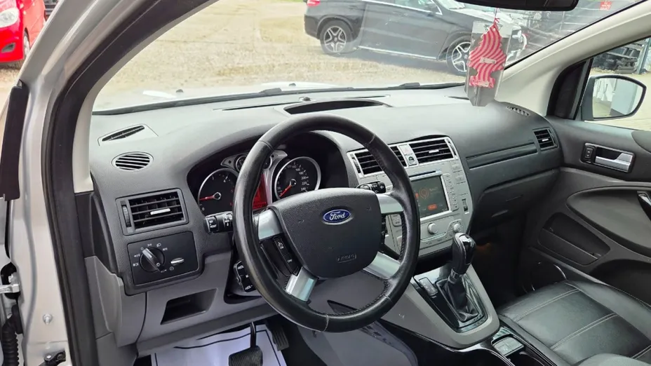 FORD Kuga -