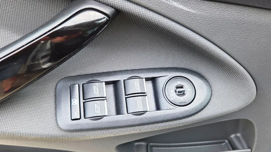 FORD Kuga -