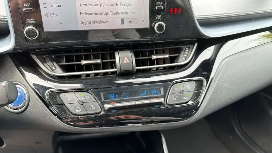 TOYOTA C-HR -
