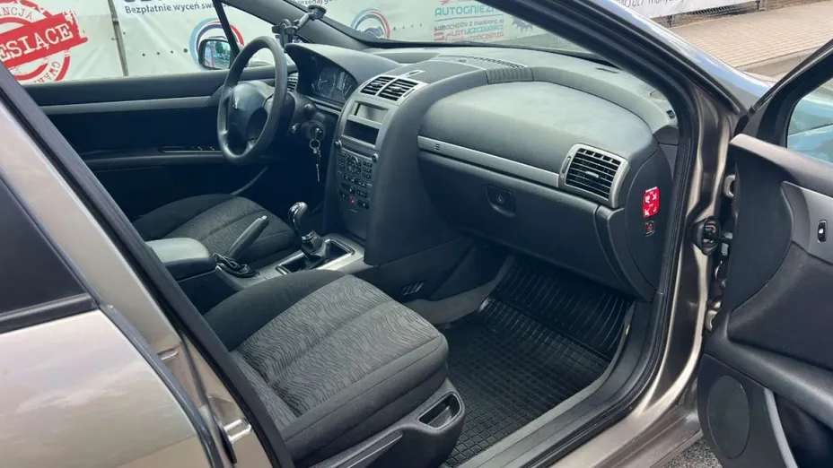PEUGEOT 407 -