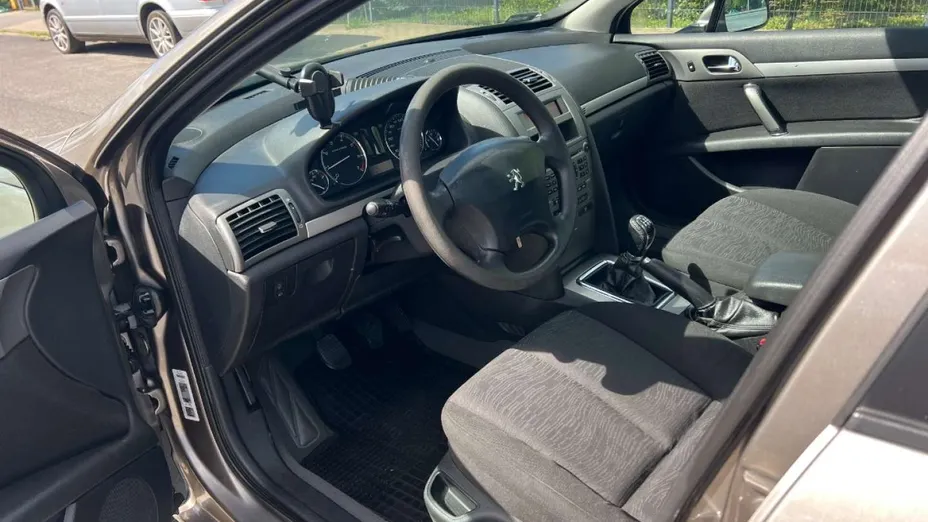 PEUGEOT 407 -