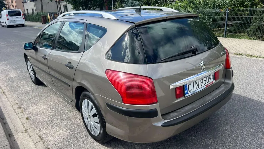 PEUGEOT 407 -