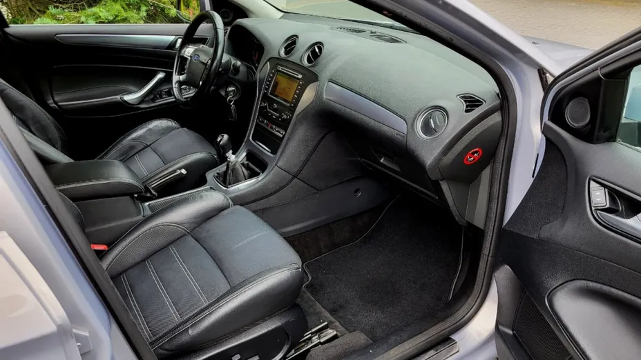 FORD Mondeo -