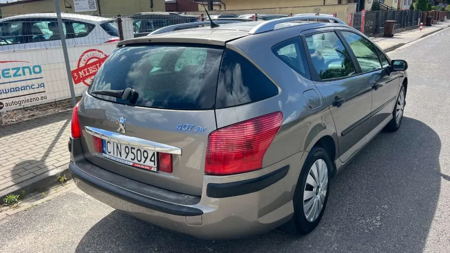 PEUGEOT 407 -