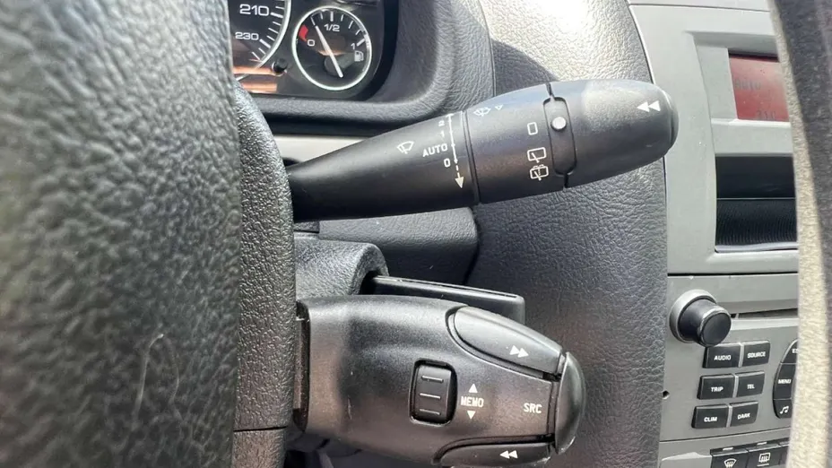 PEUGEOT 407 -