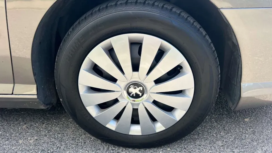PEUGEOT 407 -