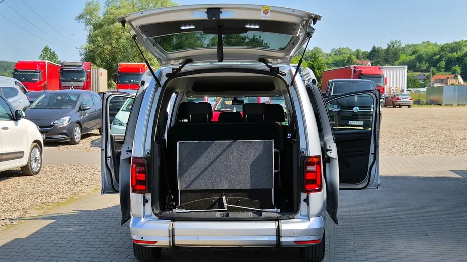 VOLKSWAGEN Caddy -