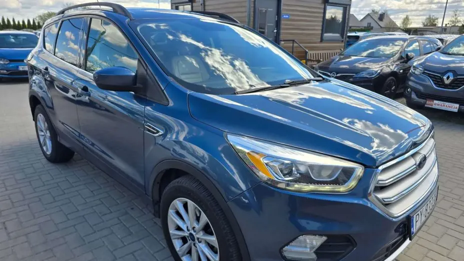 FORD Escape -