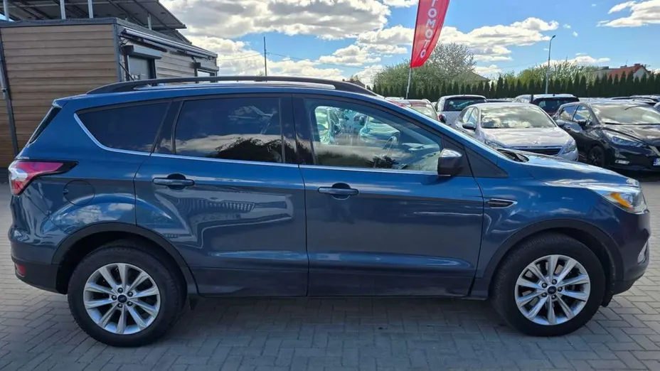 FORD Escape -