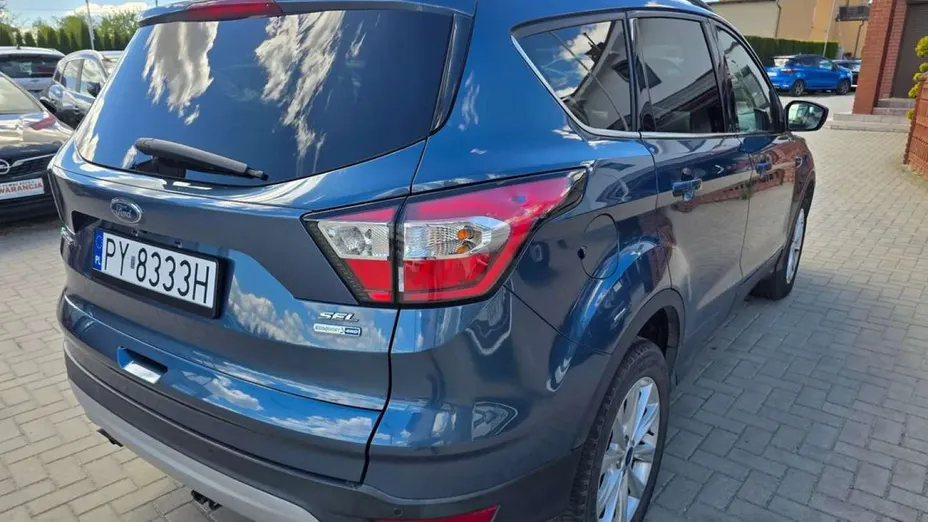 FORD Escape -