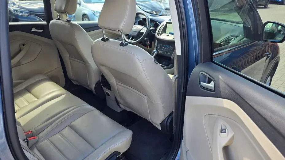 FORD Escape -