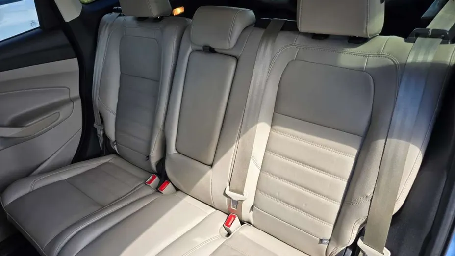 FORD Escape -