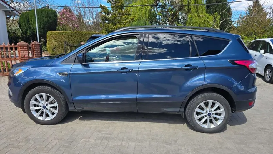FORD Escape -
