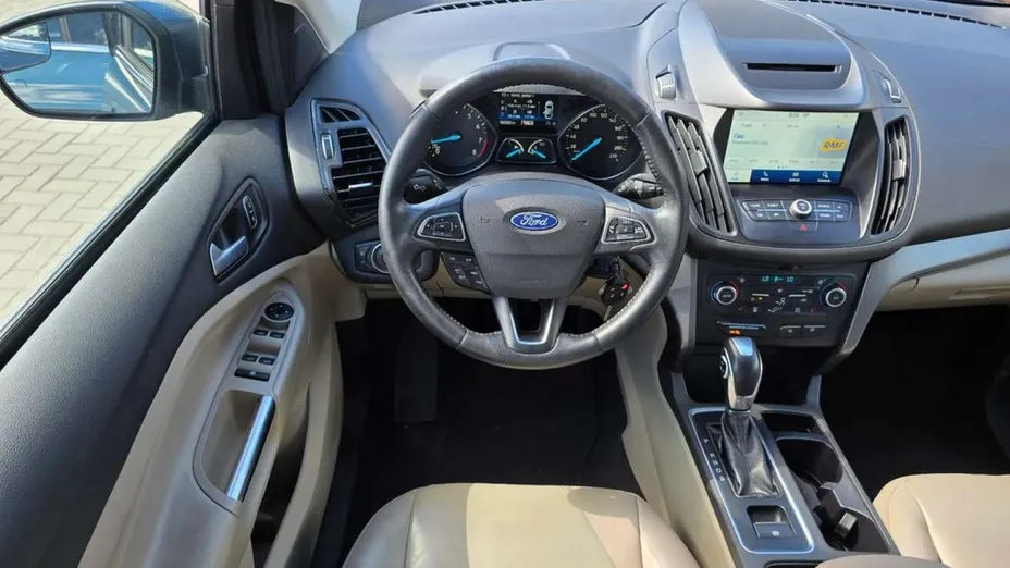FORD Escape -