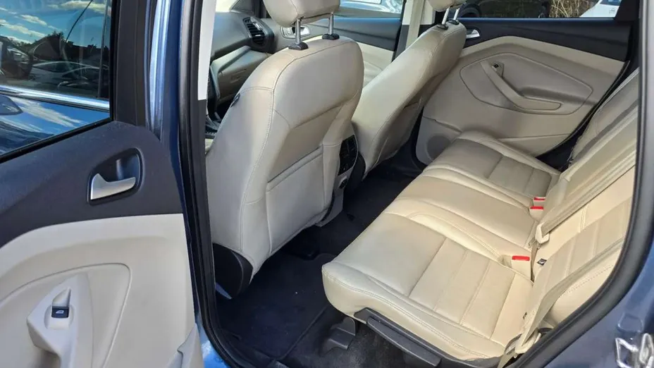 FORD Escape -